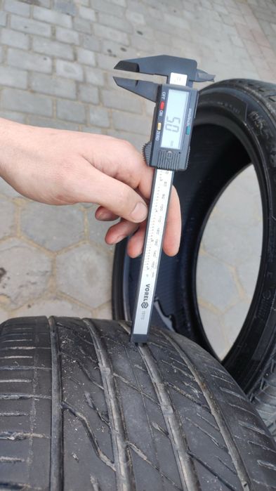Шини, пара 235/40 R19