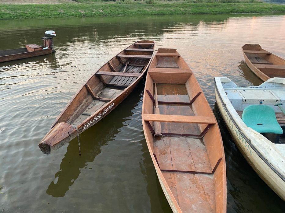 Łódz drewniana tradycyjna pychówka wiślana