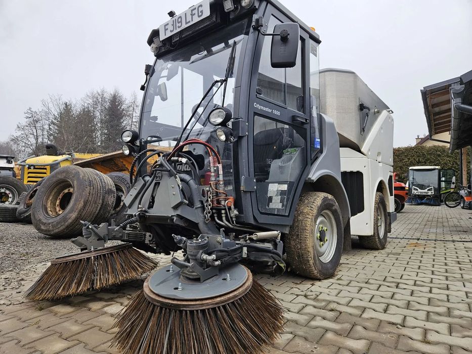 Zamiatarka HAKO CITYMASTER 1600  Zamiatarka uliczna HAKO CITYMASTER 1600 2019