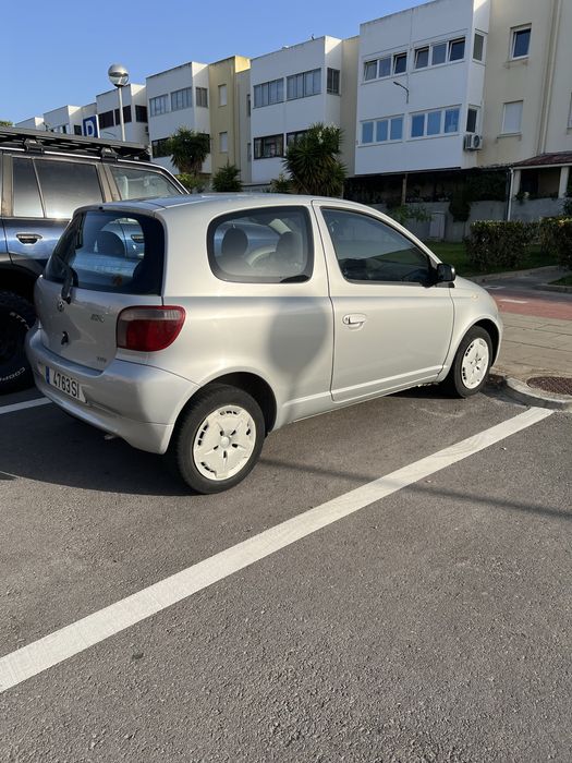Toyota Yaris 1.0 a gasolina
