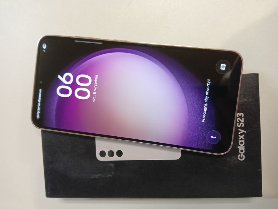 Samsung Galaxy S23,idealny stan,bez rys komplet