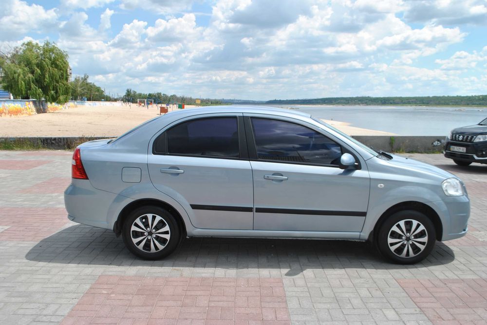 Продам Шевролет Авео.Идеальное состояние.БЕЗ ВЛОЖЕНИЙ.