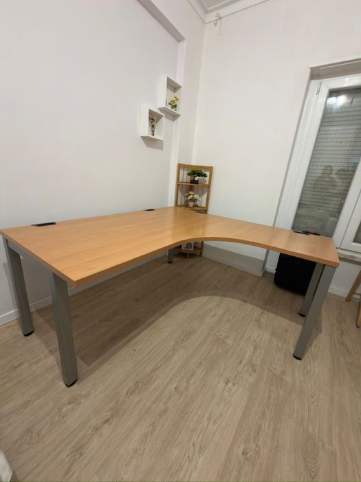 Mesa em L perfeito estado