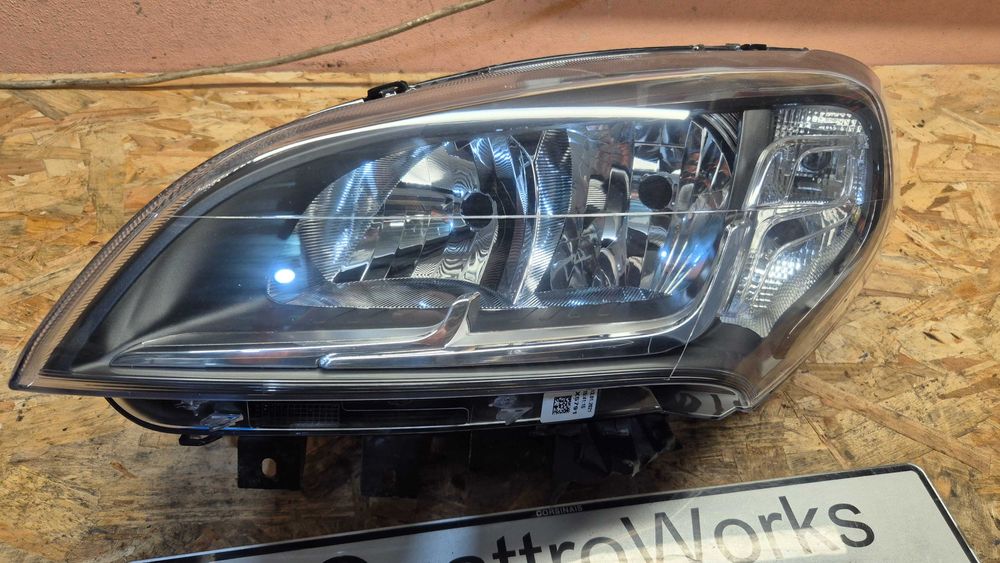 Otica Farol Esquerdo Fiat Doblo Cargo Combi Platform Cab 263 de 2010 a 2023 Ref. 521.094580 ORIGINAL