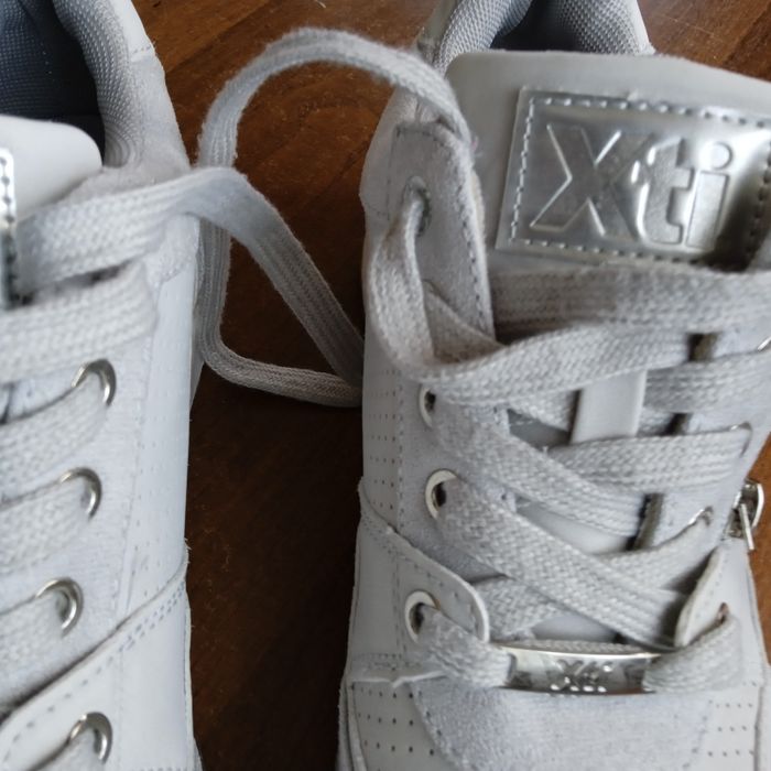 Sneakersy Hiszpańska firma Xti r 38 stan bardzo dobry kolor szary