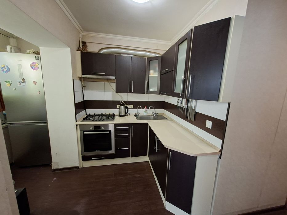Продам 1-кімнатну квартиру 32,4м.кв. вул.Березняківська 20.
