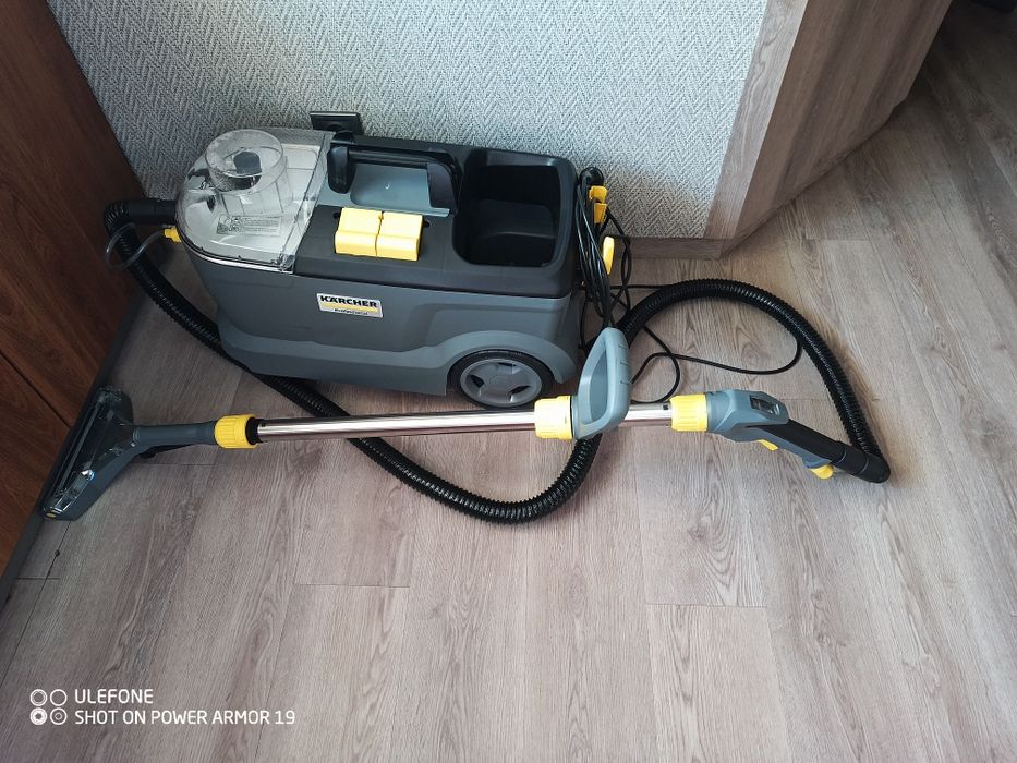 Моющий пылесос Karcher . Миючий пилосос Karcher . Оренда . Аренда.