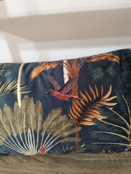 Almofada decorativa nova