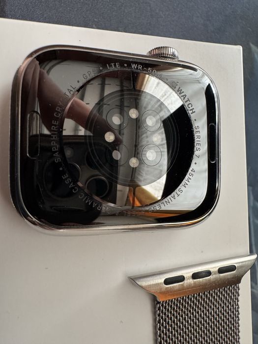 Apple Watch Series 7 45mm Stainless Steel, Milanese loop