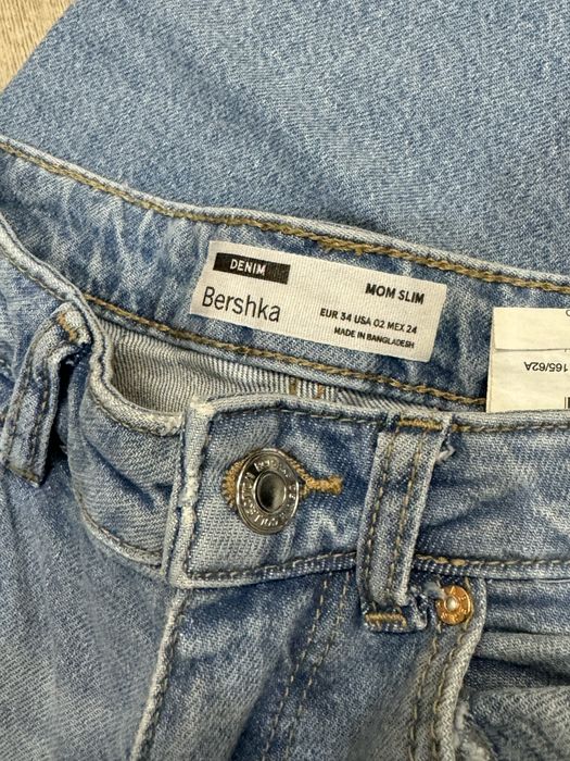 Calças de ganga Mom slim Bershka tam. 34