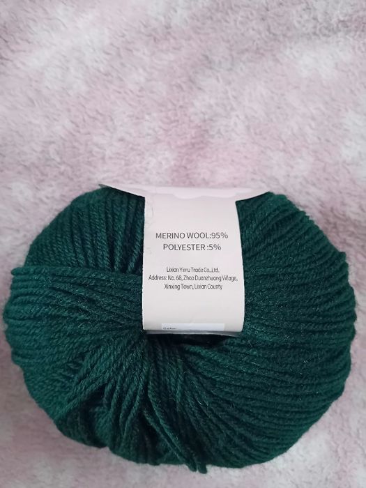 Wełna 95%,ciemnozielona
