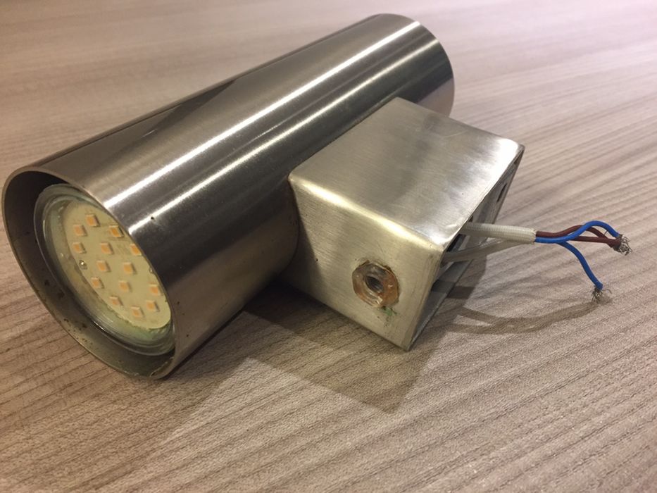 Candeeiro de Parede em Inox Vertical