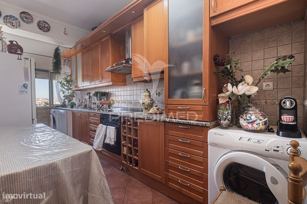 Apartamento T2 Remodelado | Muito Soalheiro | Cruz de Pau | 75 m²