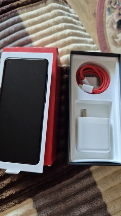 Продам Oneplus 10 pro