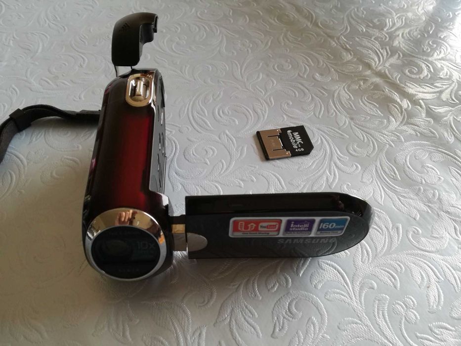 Maquina de filmar SamSung +cartão 4Gb +carregador