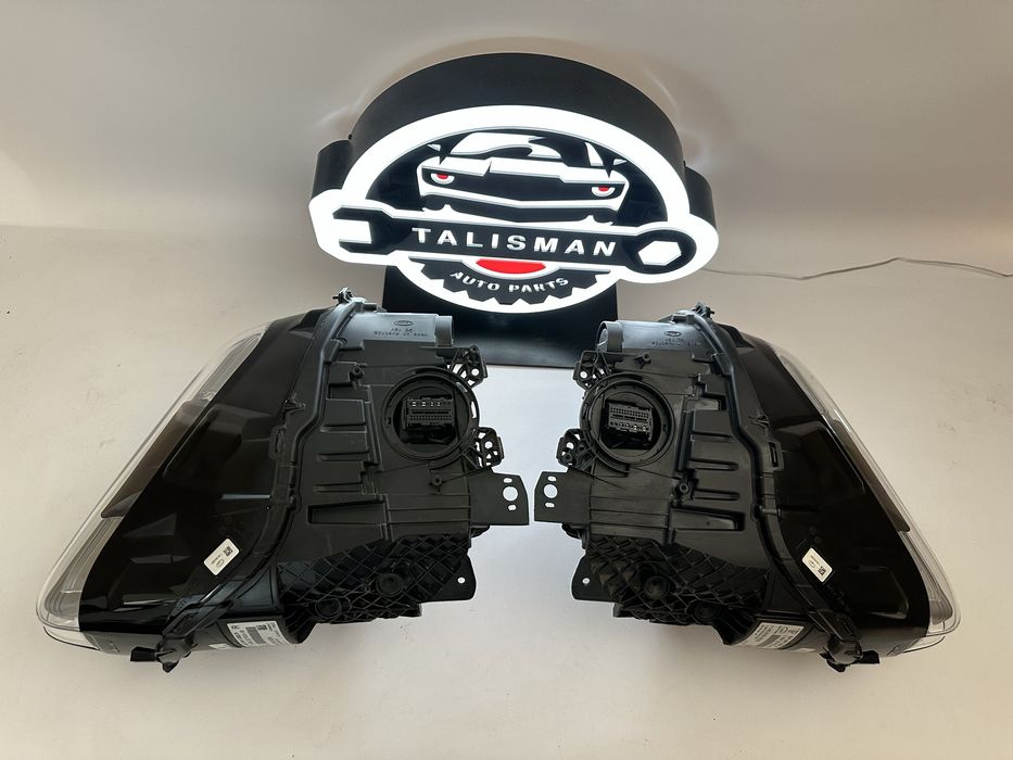 Porsche Taycan фара передня оптика в наявності 9J1941032H 9J1941031H