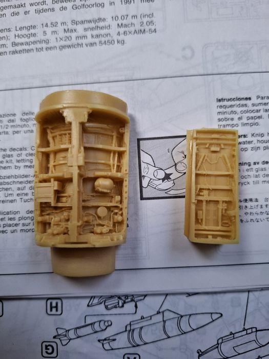 Model F-16 italeri skala 1:48