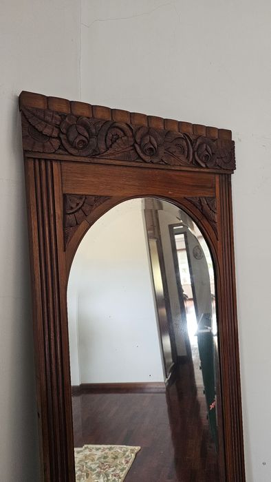 Espelho de pé em madeira maciça trabalhada 172x54