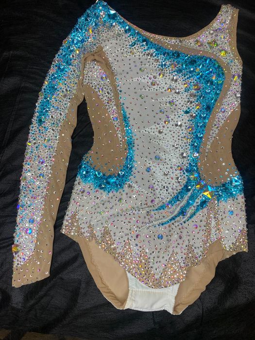 продам купальники для художественной гимнастики