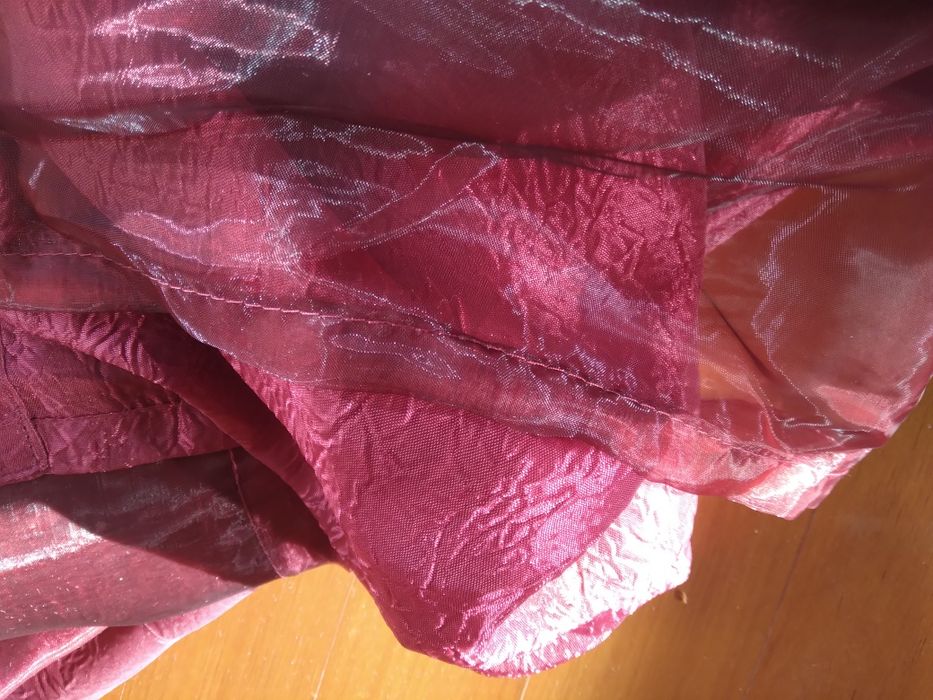 Cortinas duplas em bordeaux