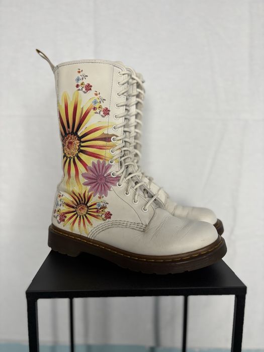 dr.martens flower burst vintage