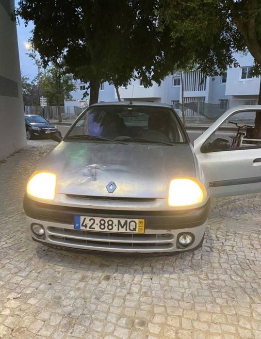 Vendo renoult clio ano 99 175 mil kms