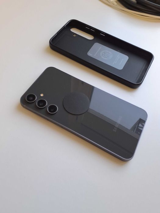 Телефон Samsung S23 FE
