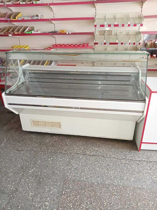 Продається холодильна вітрина б\у
