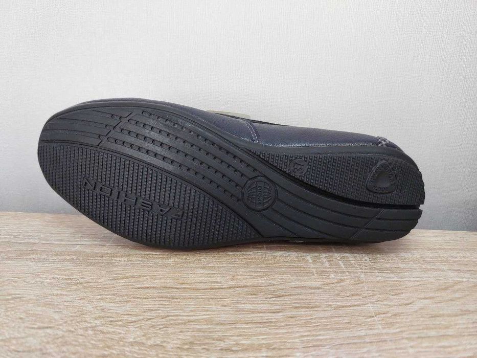 Підліткові туфлі Jong Golf (розміри 36 (22,5 см); 37 (23 см))