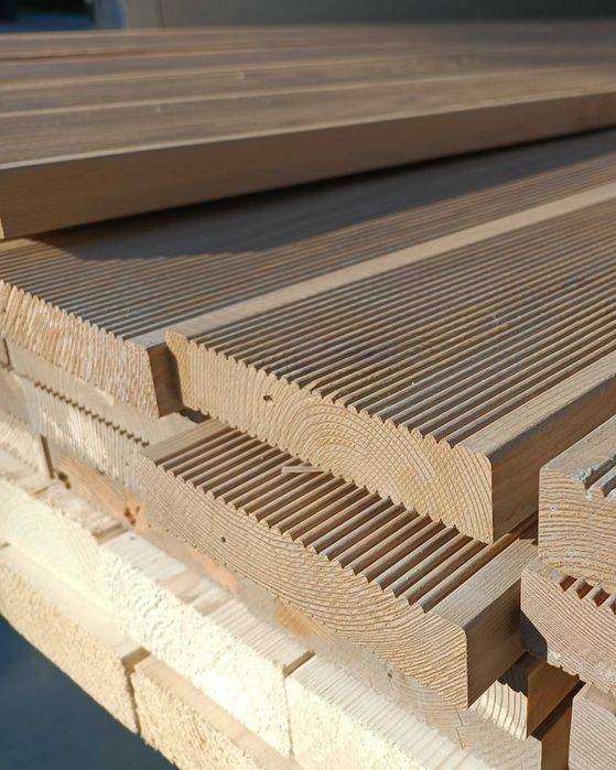 Drewno konstrukcyjne C24, stemple budowlane, konstrukcje szkieletowe