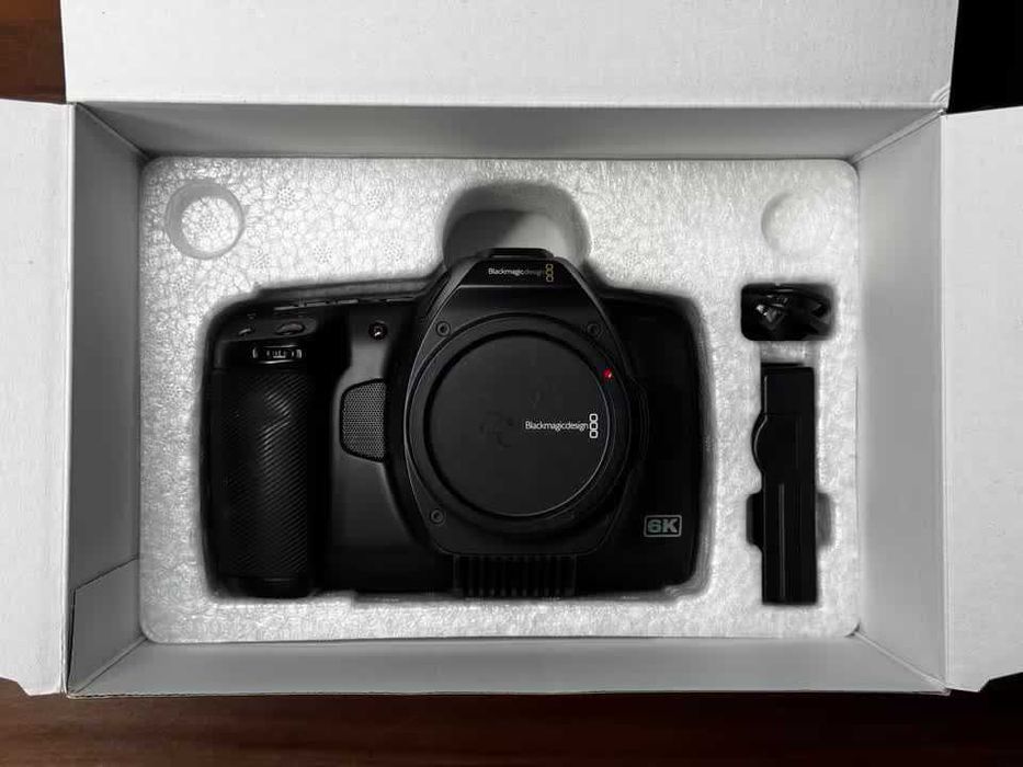 Blackmagic Pocket Cinema Camera 6K Pro (BMPCC 6K Pro) + IR-Cut