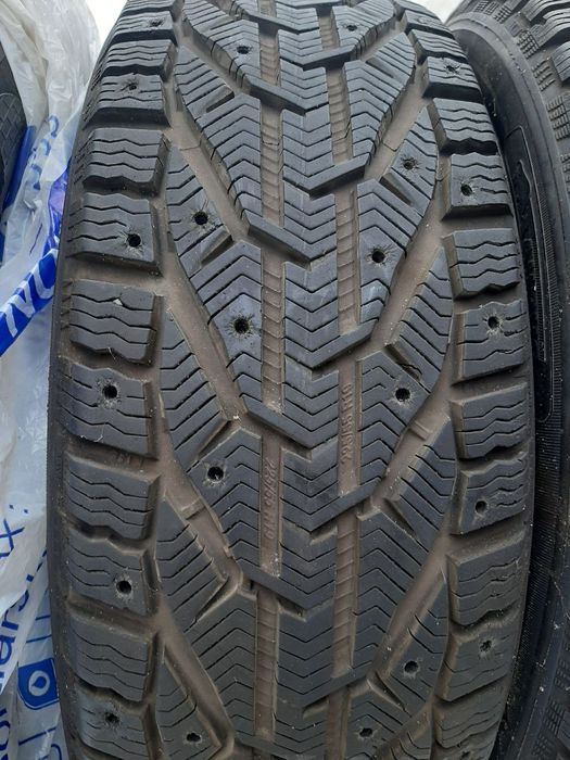 Taurus 225/55 R19 103T  зимова
