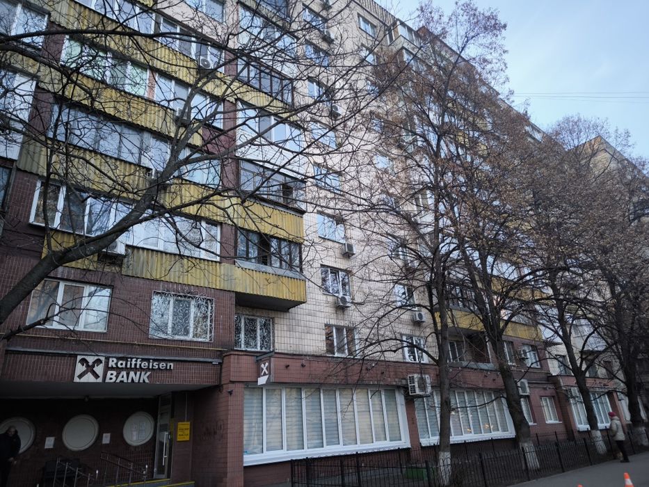 Продам 2 двокімнатну бульвар Лесі Українки