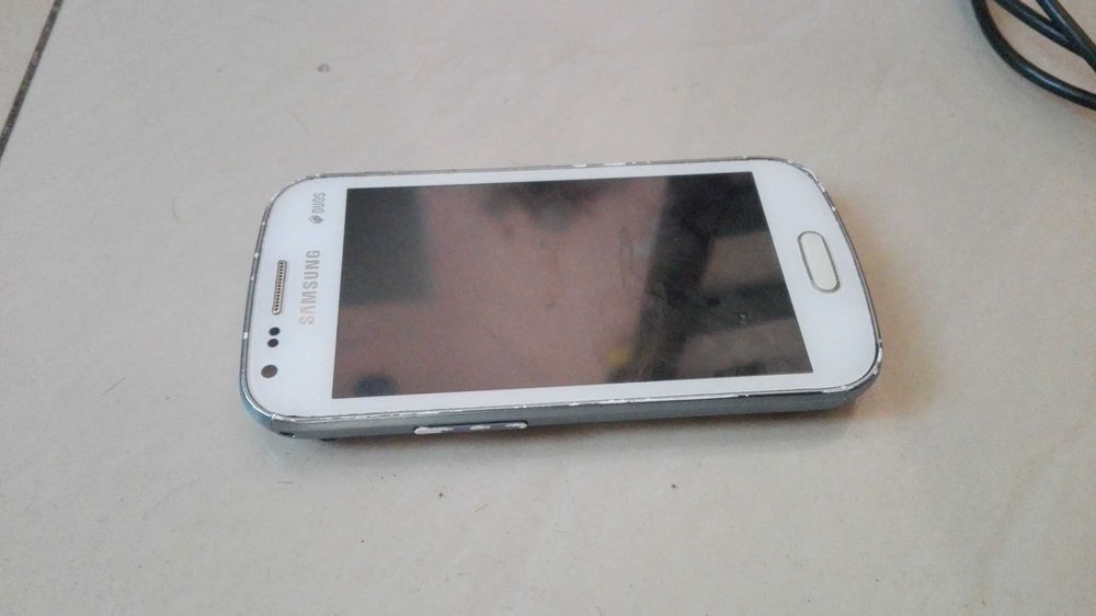 Samsung Galaxy S Duos S7562 Pure White