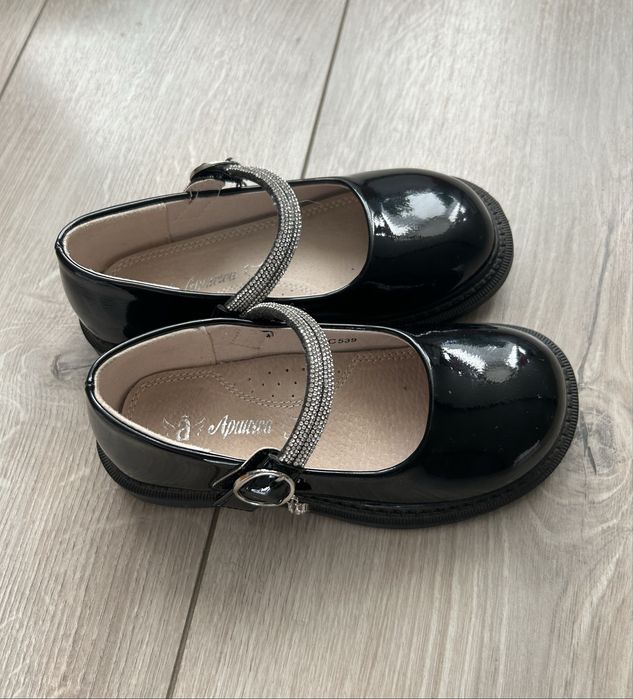 Туфлі для дівчинки