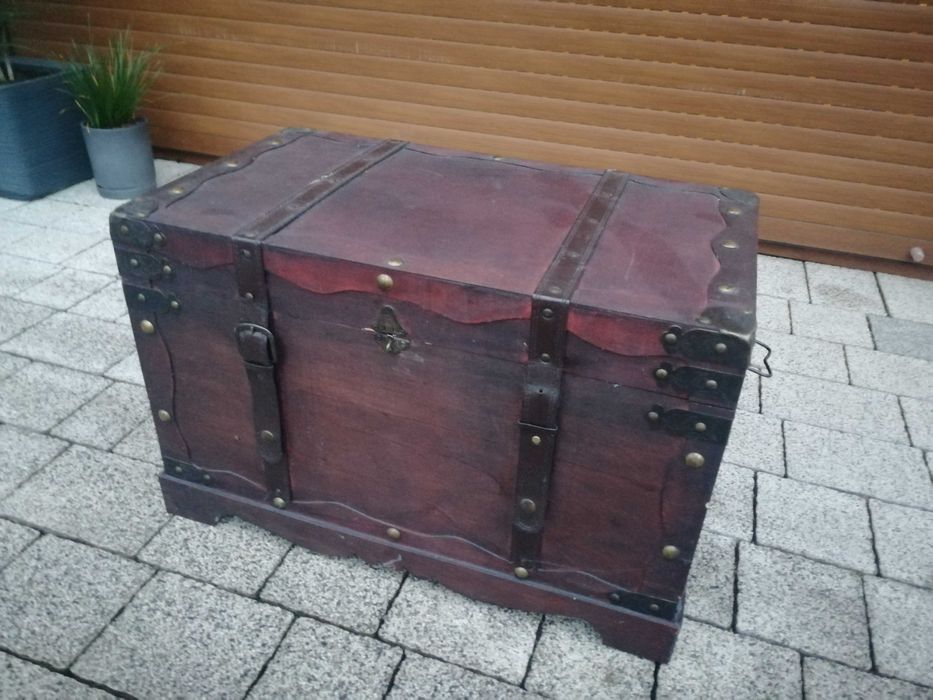 Skrzynia piracka, kufer, szkatuła.