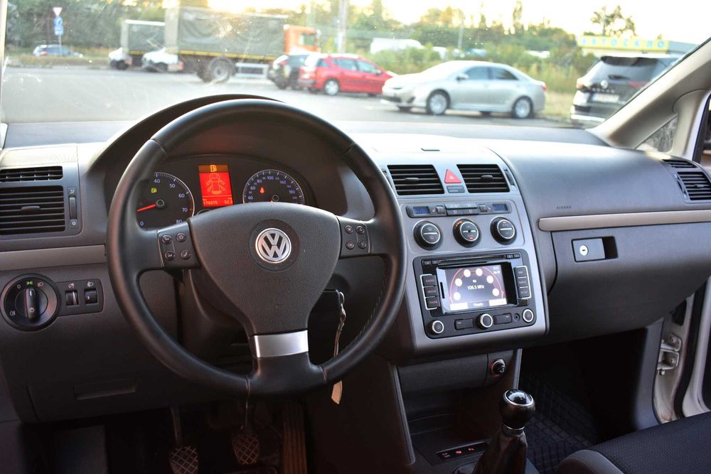 Фольксваген Тоуран 2009г, Дв 1.4(140л.с) газ-бензин