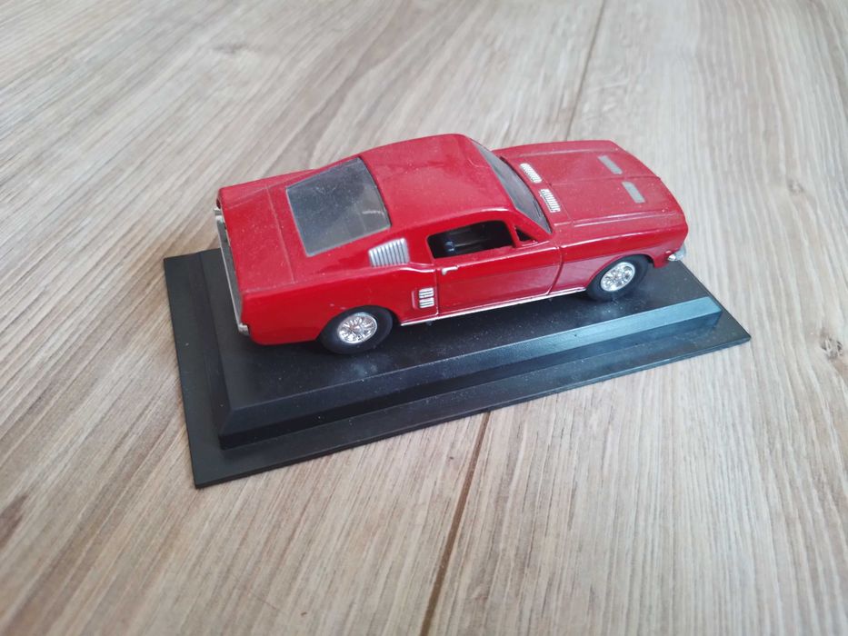 Ford Mustang, skala 1:43