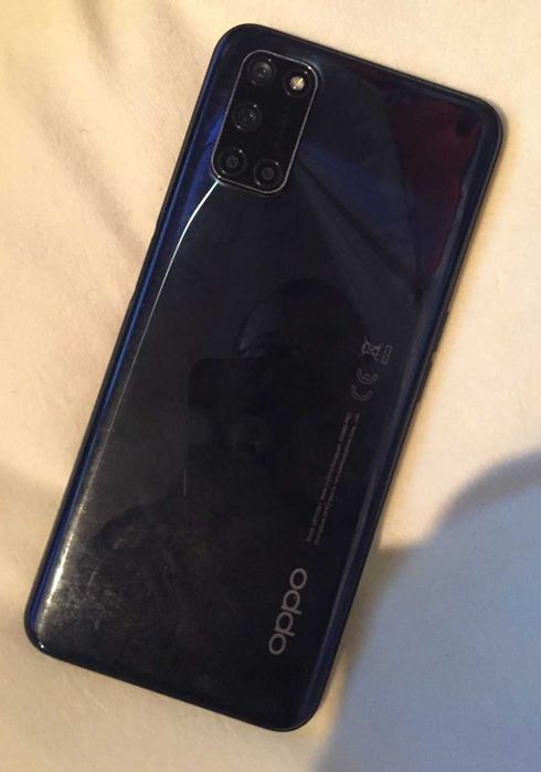 Oppo A72 128 Gb /  4 + 1 Gb RAM