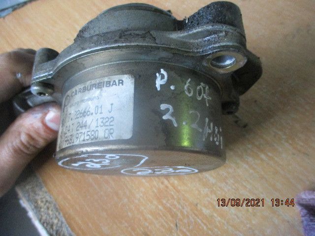 Depressor dos travões / bomba de vácuo PEUGEOT 307 SW (3H)