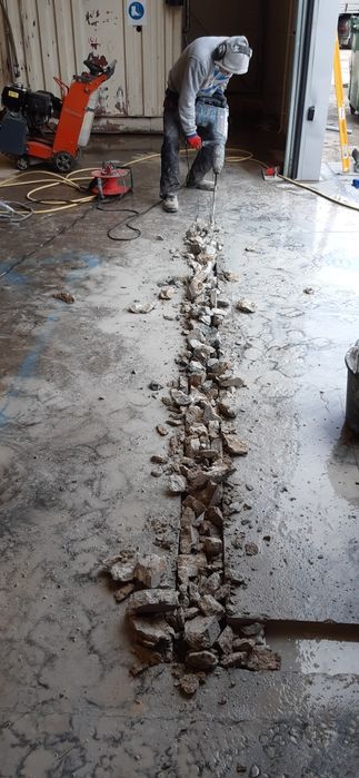 Przewierty w betonie,wiercenie otworow. Ciecie betonu.Wiertnica.