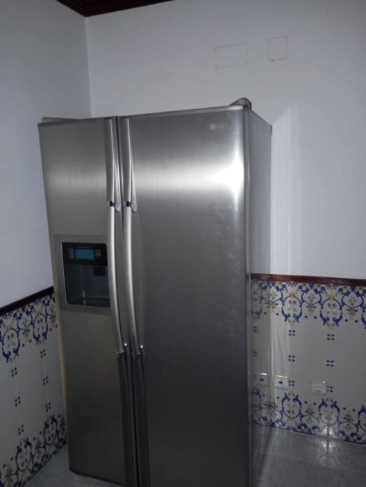 Tenho quarto pra alugar em carregado