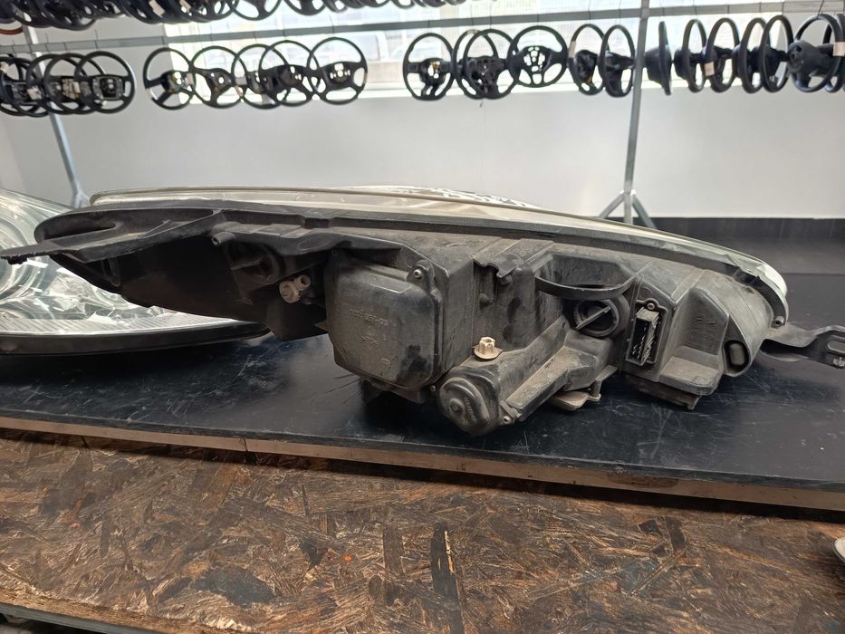 Farois frente Peugeot 407 coupe  xenon ano 2008