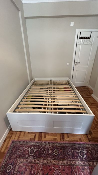 Cama casal ikea