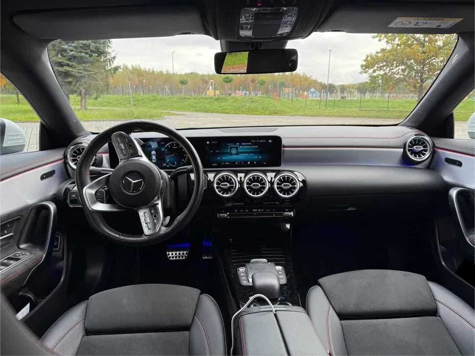 Wynajem Mercedes Benz CLA 200 AMG Wypożyczalnia samochodów premium