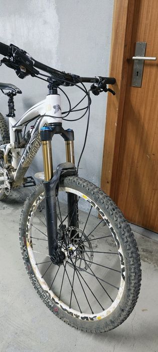 Bicicleta Santa Cruz Nomad Carbono roda 26