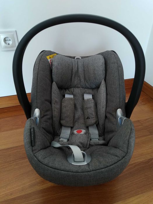 Carrinho de bebé Quinny (usado poucas vezes) + ovo Cybex + isofix