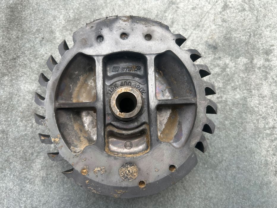 STIHL MS 340 MS 360 034 AV 036 036AV MAGNETO Koło Magnesowe (6)
