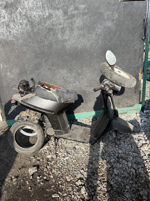 Скутер японський Yamaha під відновлення