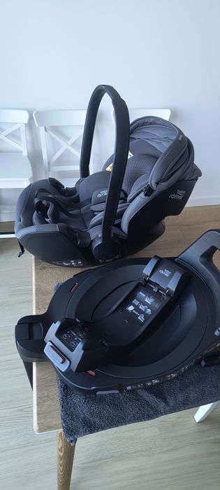 Fotelik Britax römer  Baby-Safe Pro + baza Vario Base 5Z 360 ⁰